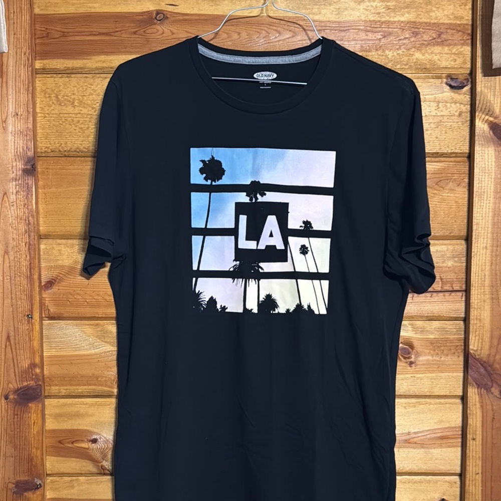 OLD NAVY Men’s Black Graphic T-Shirt with LA Design. Size - Large (Soft Washed)